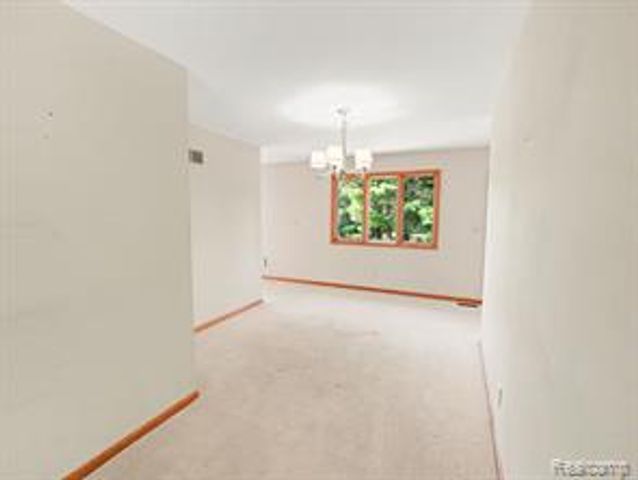 415 Bennington Court, Saline, MI 48176