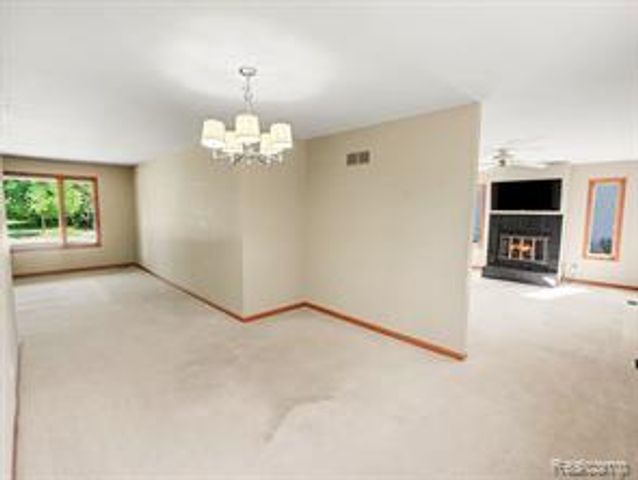 415 Bennington Court, Saline, MI 48176