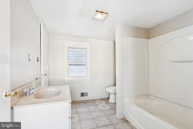 369 E BROADWAY, Salem, NJ 08079