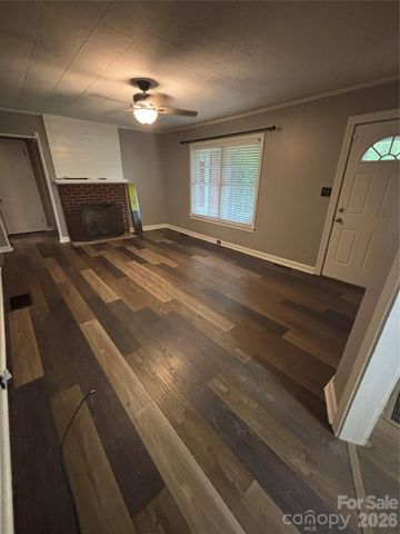 327 Arrowood Street SE, Lenoir, NC 28645