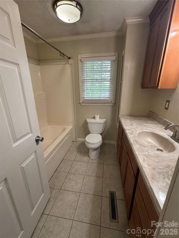 327 Arrowood Street SE, Lenoir, NC 28645