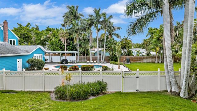 206 20TH STREET W, Bradenton, FL 34205