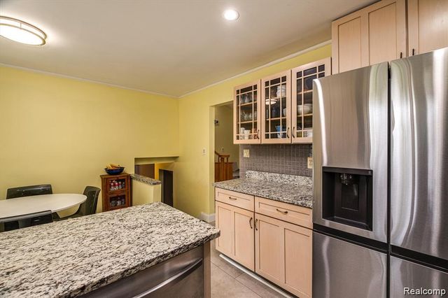 41133 Ivywood Lane, Plymouth Charter Township, MI 48170