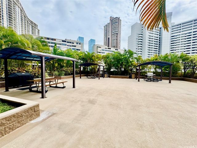 411 Hobron Lane 3904, Honolulu, HI 96815