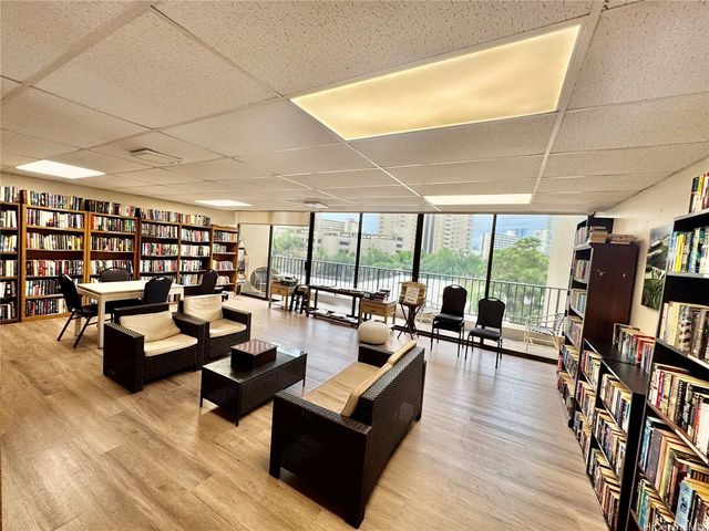 411 Hobron Lane 3904, Honolulu, HI 96815