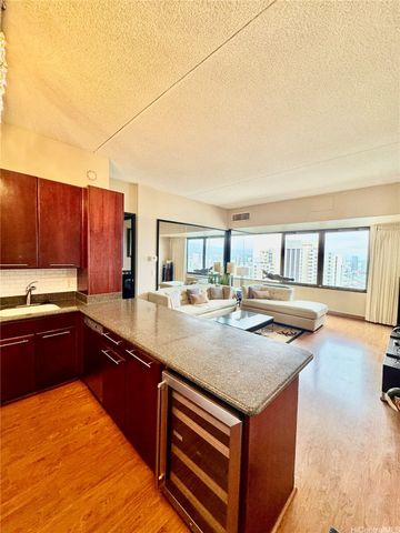 411 Hobron Lane 3904, Honolulu, HI 96815