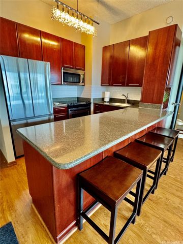 411 Hobron Lane 3904, Honolulu, HI 96815