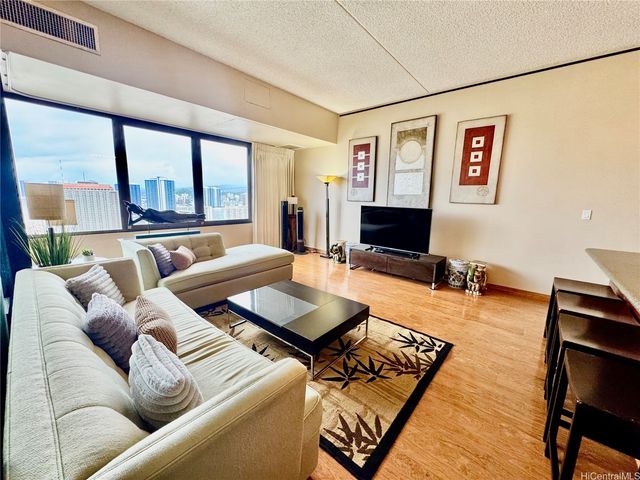 411 Hobron Lane 3904, Honolulu, HI 96815