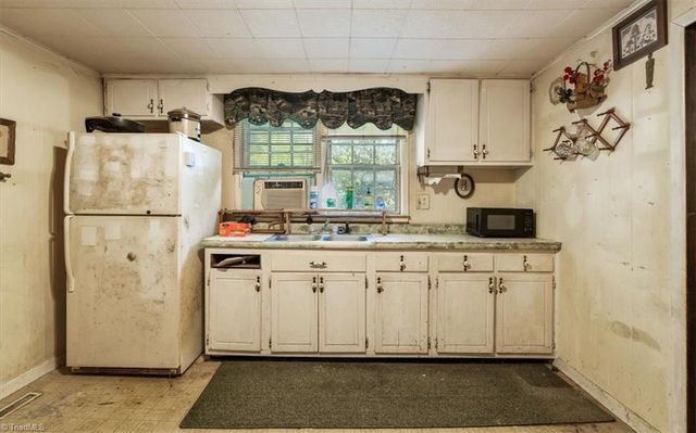 130 Albertson Road, Thomasville, NC 27360