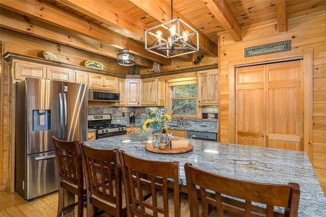 1800 HICKS FORD Road, Ellijay, GA 30540