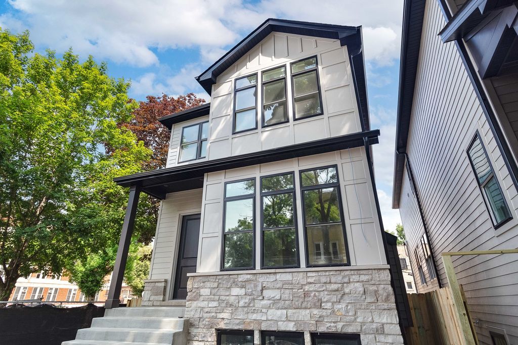 3756 W Sunnyside Avenue, Chicago, IL 60625 — exterior