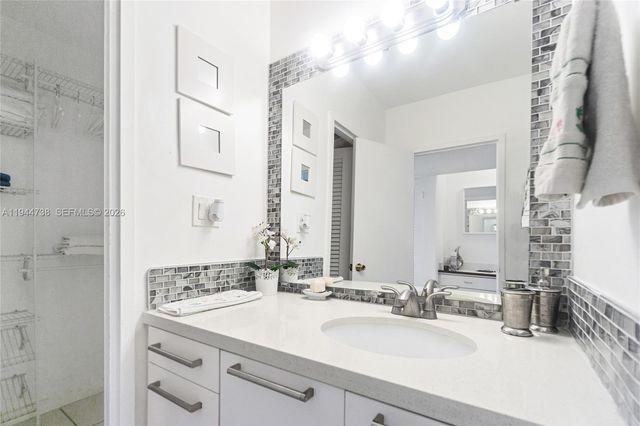 100 Lincoln Rd 1105, Miami Beach, FL 33139