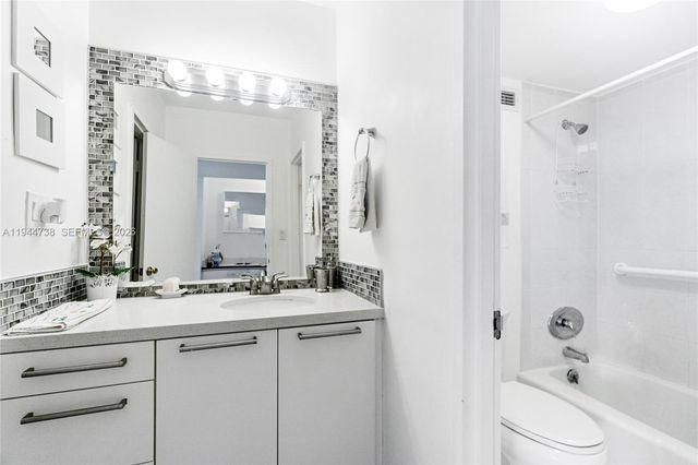 100 Lincoln Rd 1105, Miami Beach, FL 33139