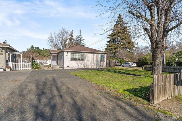 750 Pueblo Ave, Napa, CA 94558