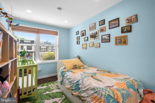 1275 OATES ST NE, Washington, DC 20002