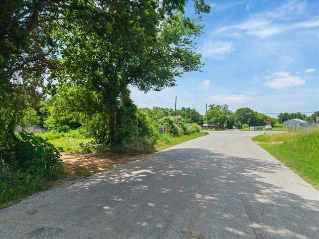 1247 County Road 4590, Boyd, TX 76023