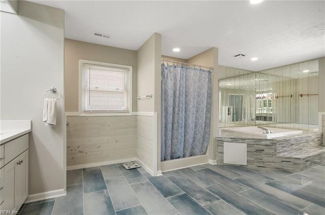 106 Lighthouse DR, Hampton, VA 23664