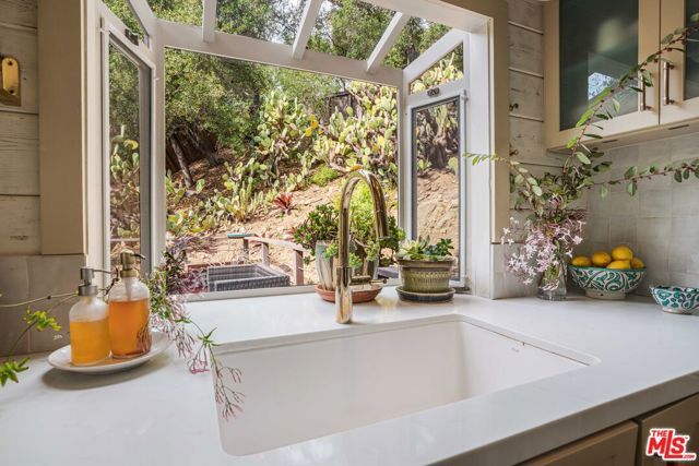 21330 Encina Road, Topanga (los Angeles), CA 90290