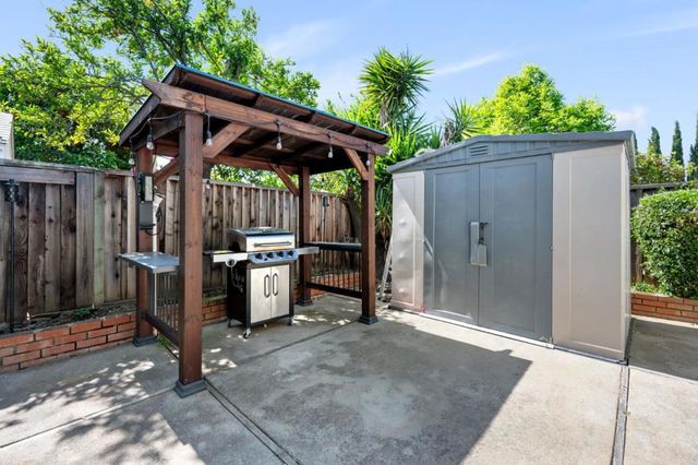 582 Oldbrook Court, San Jose, CA 95111