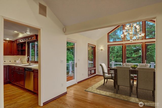 2668 E Lake Sammamish Parkway NE, Sammamish, WA 98074