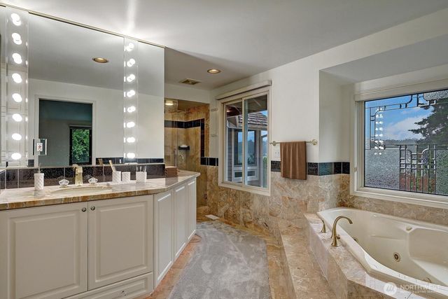 2668 E Lake Sammamish Parkway NE, Sammamish, WA 98074