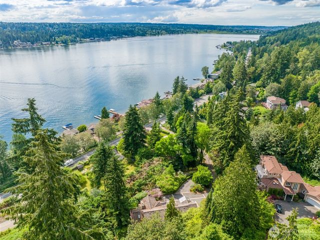 2668 E Lake Sammamish Parkway NE, Sammamish, WA 98074