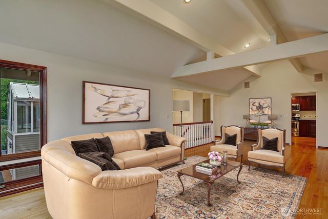 2668 E Lake Sammamish Parkway NE, Sammamish, WA 98074