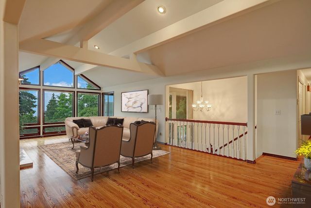 2668 E Lake Sammamish Parkway NE, Sammamish, WA 98074