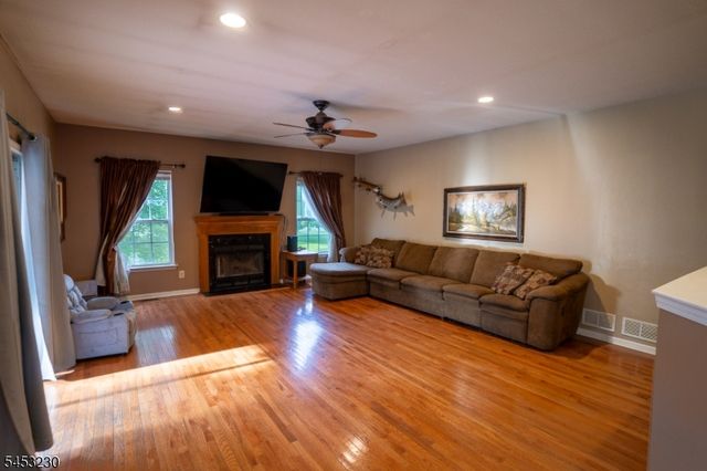 24 Shippen Rdg, Oxford Twp., NJ 07863