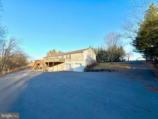 401 NIGHTHAWK DR, Petersburg, WV 26847