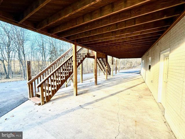 401 NIGHTHAWK DR, Petersburg, WV 26847