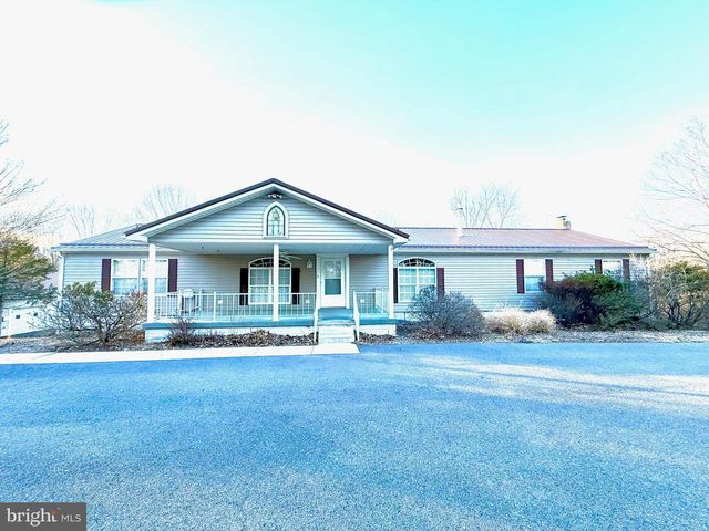 401 NIGHTHAWK DR, Petersburg, WV 26847