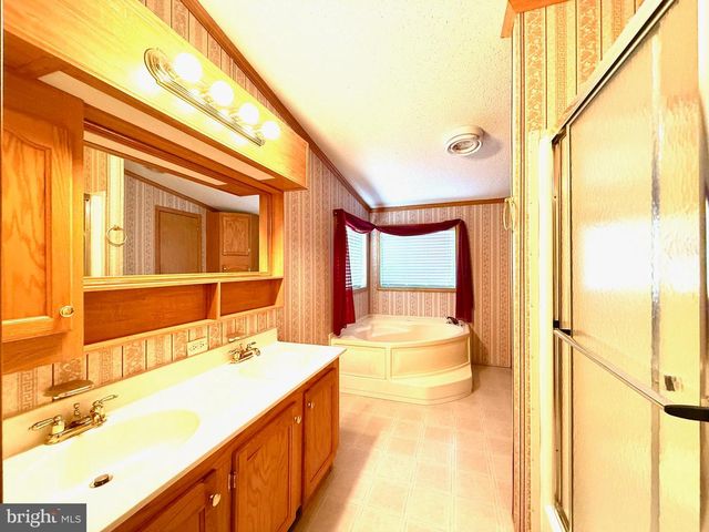 401 NIGHTHAWK DR, Petersburg, WV 26847