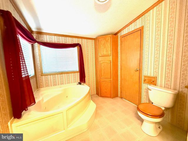 401 NIGHTHAWK DR, Petersburg, WV 26847