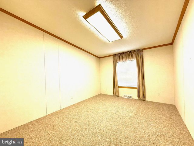 401 NIGHTHAWK DR, Petersburg, WV 26847