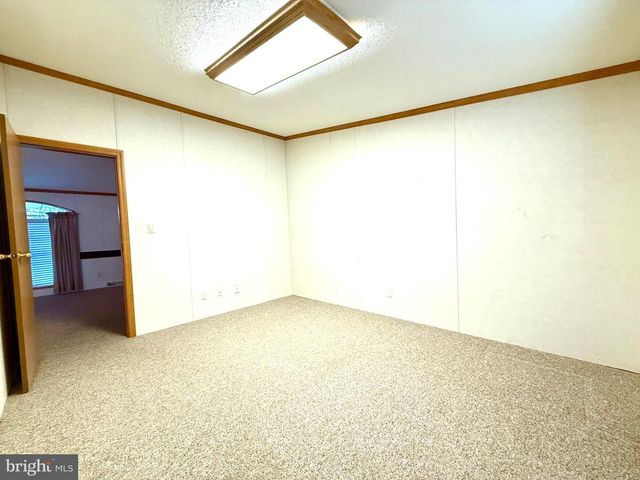 401 NIGHTHAWK DR, Petersburg, WV 26847