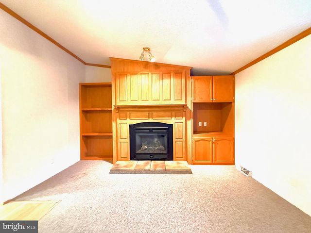 401 NIGHTHAWK DR, Petersburg, WV 26847