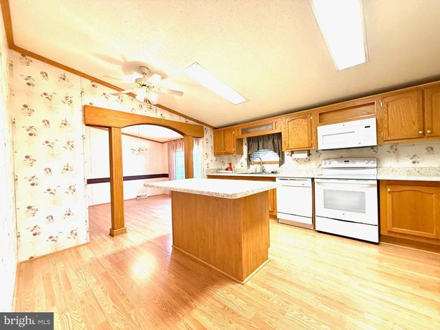 401 NIGHTHAWK DR, Petersburg, WV 26847