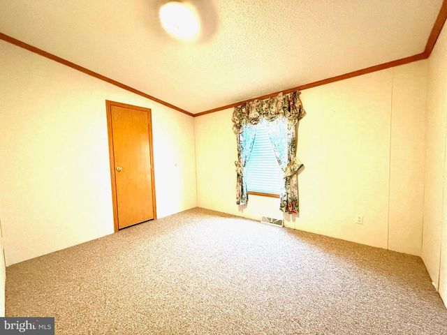 401 NIGHTHAWK DR, Petersburg, WV 26847