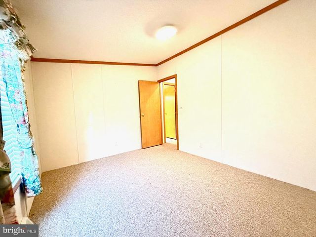 401 NIGHTHAWK DR, Petersburg, WV 26847