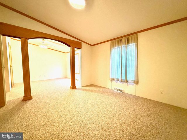 401 NIGHTHAWK DR, Petersburg, WV 26847