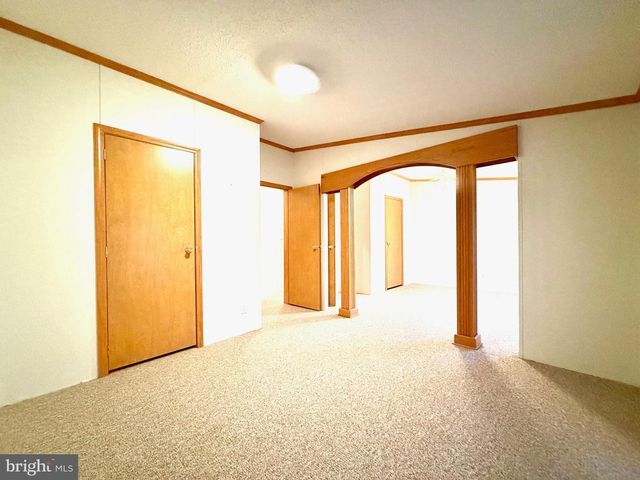 401 NIGHTHAWK DR, Petersburg, WV 26847