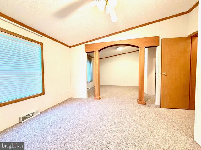 401 NIGHTHAWK DR, Petersburg, WV 26847