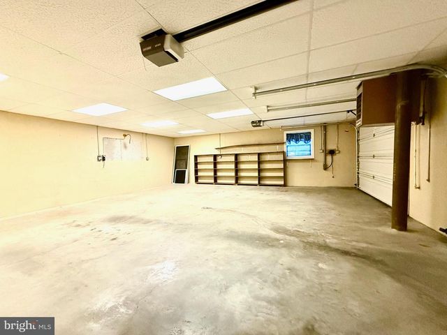 401 NIGHTHAWK DR, Petersburg, WV 26847