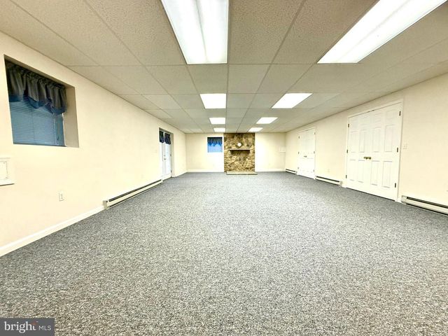 401 NIGHTHAWK DR, Petersburg, WV 26847