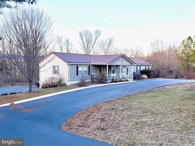 401 NIGHTHAWK DR, Petersburg, WV 26847