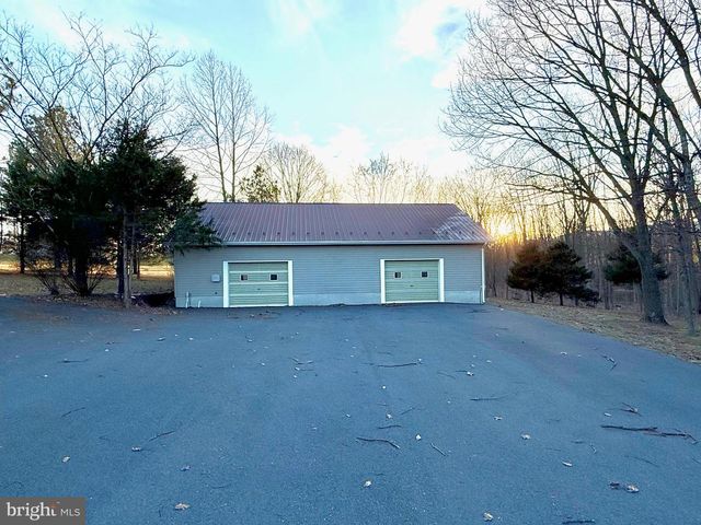 401 NIGHTHAWK DR, Petersburg, WV 26847