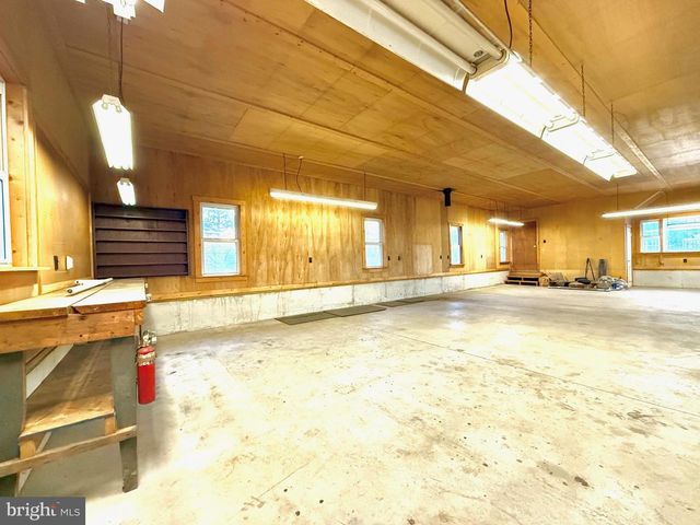 401 NIGHTHAWK DR, Petersburg, WV 26847