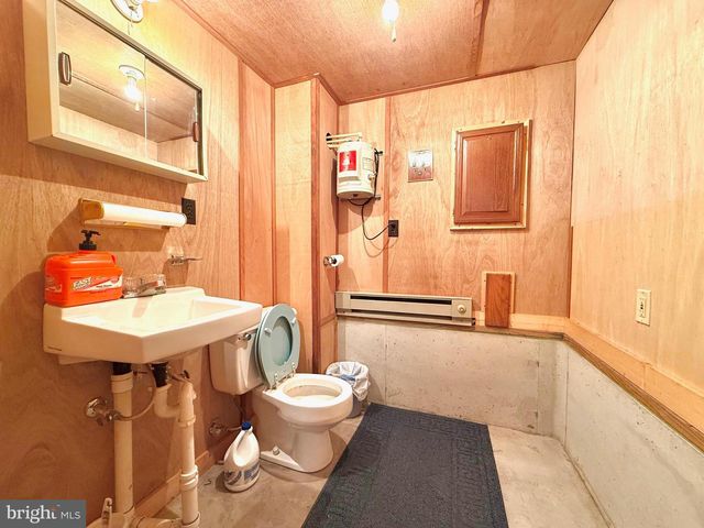 401 NIGHTHAWK DR, Petersburg, WV 26847