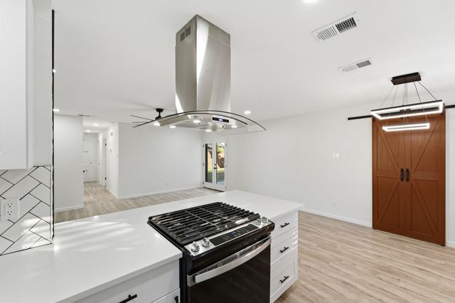 1421 Park East Drive, Garland, TX 75043